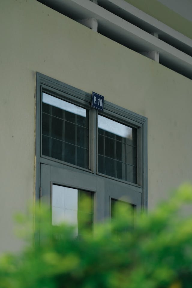 Angin-angin untuk mendukung teknik ventilasi stack effect.